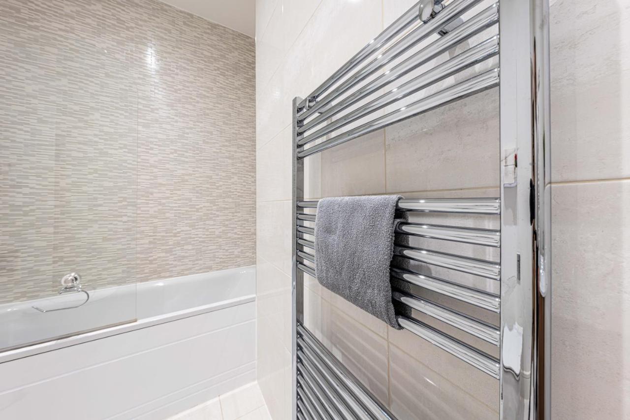Mission Wave - Venture Apartment Staines-upon-Thames Eksteriør bilde