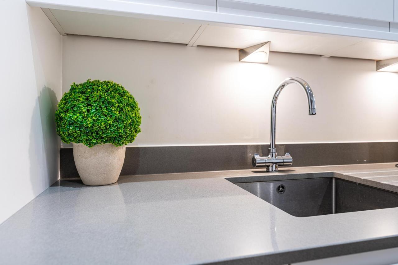 Mission Wave - Venture Apartment Staines-upon-Thames Eksteriør bilde
