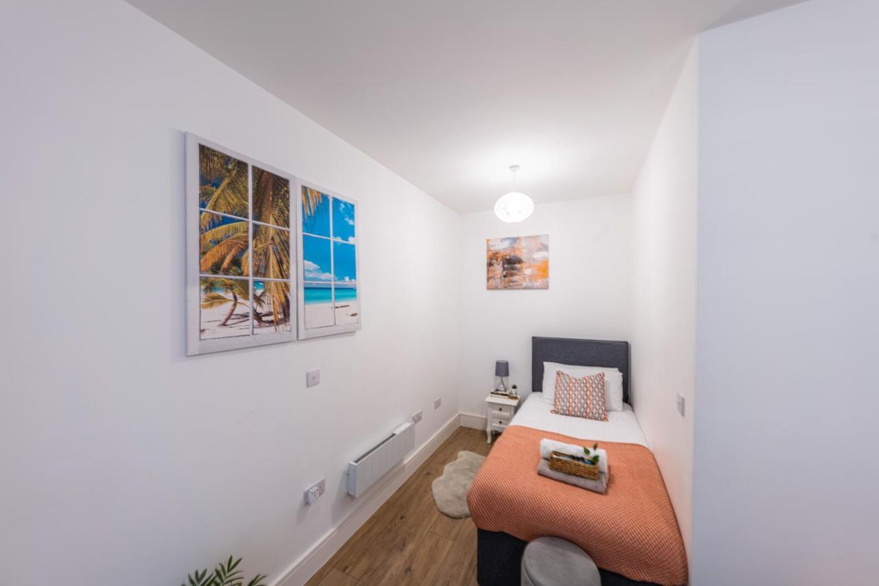 Mission Wave - Venture Apartment Staines-upon-Thames Eksteriør bilde