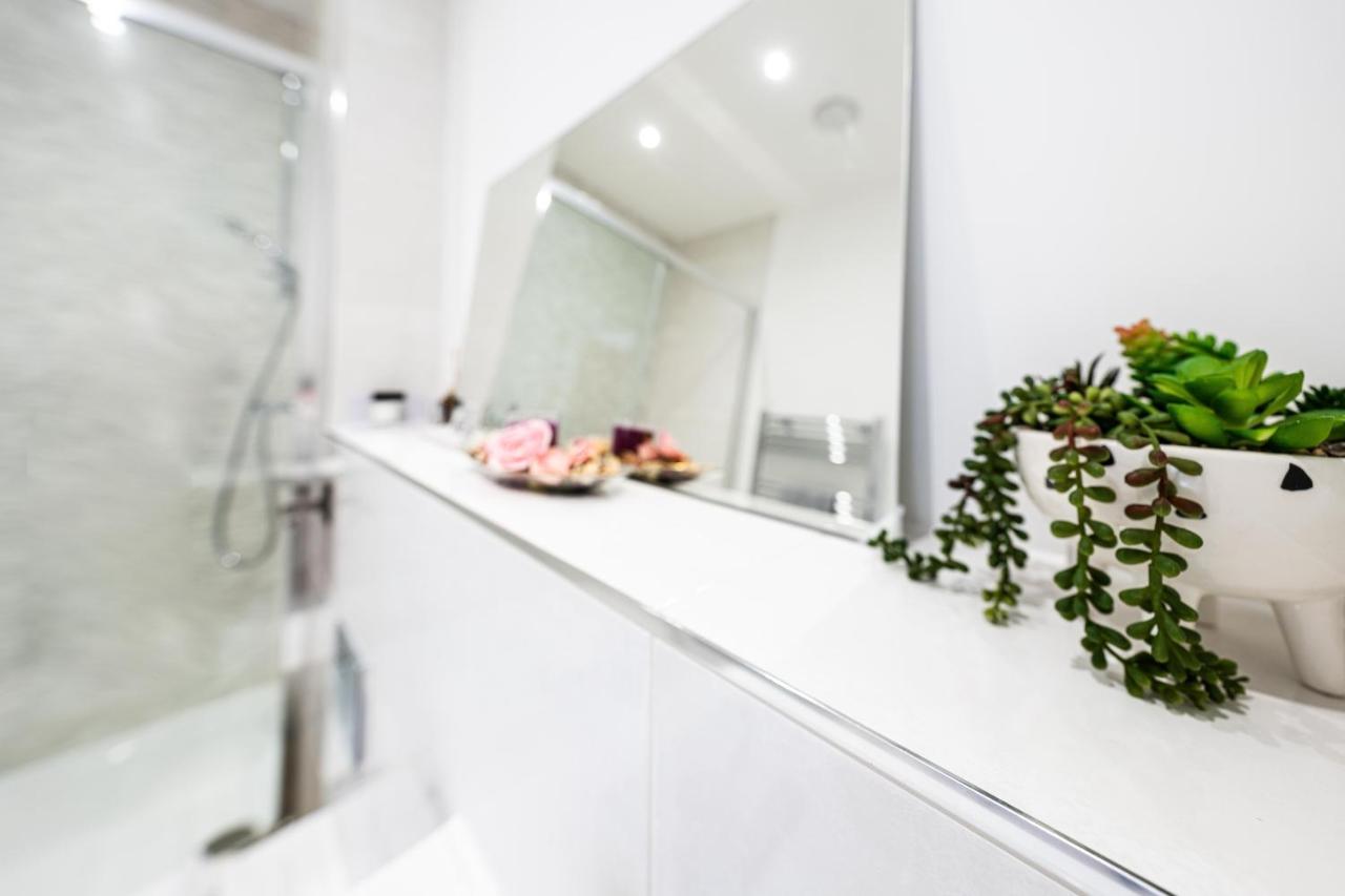 Mission Wave - Venture Apartment Staines-upon-Thames Eksteriør bilde