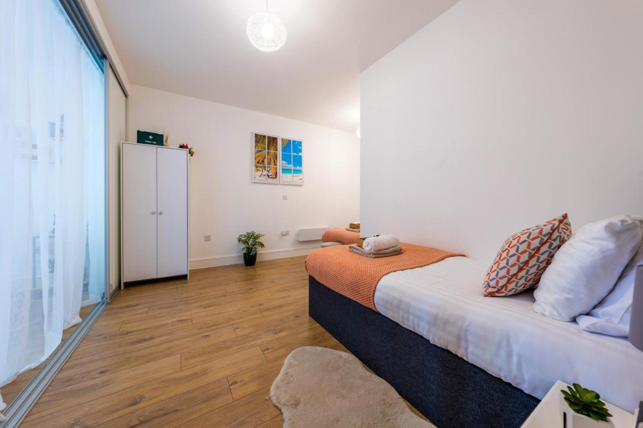 Mission Wave - Venture Apartment Staines-upon-Thames Eksteriør bilde